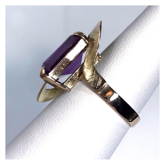 10KT COLOR CHANGING 12.22 CARAT SAPPHIRE YELLOW GOLD MID CENTURY MODERN RING - Picture 5 of 14